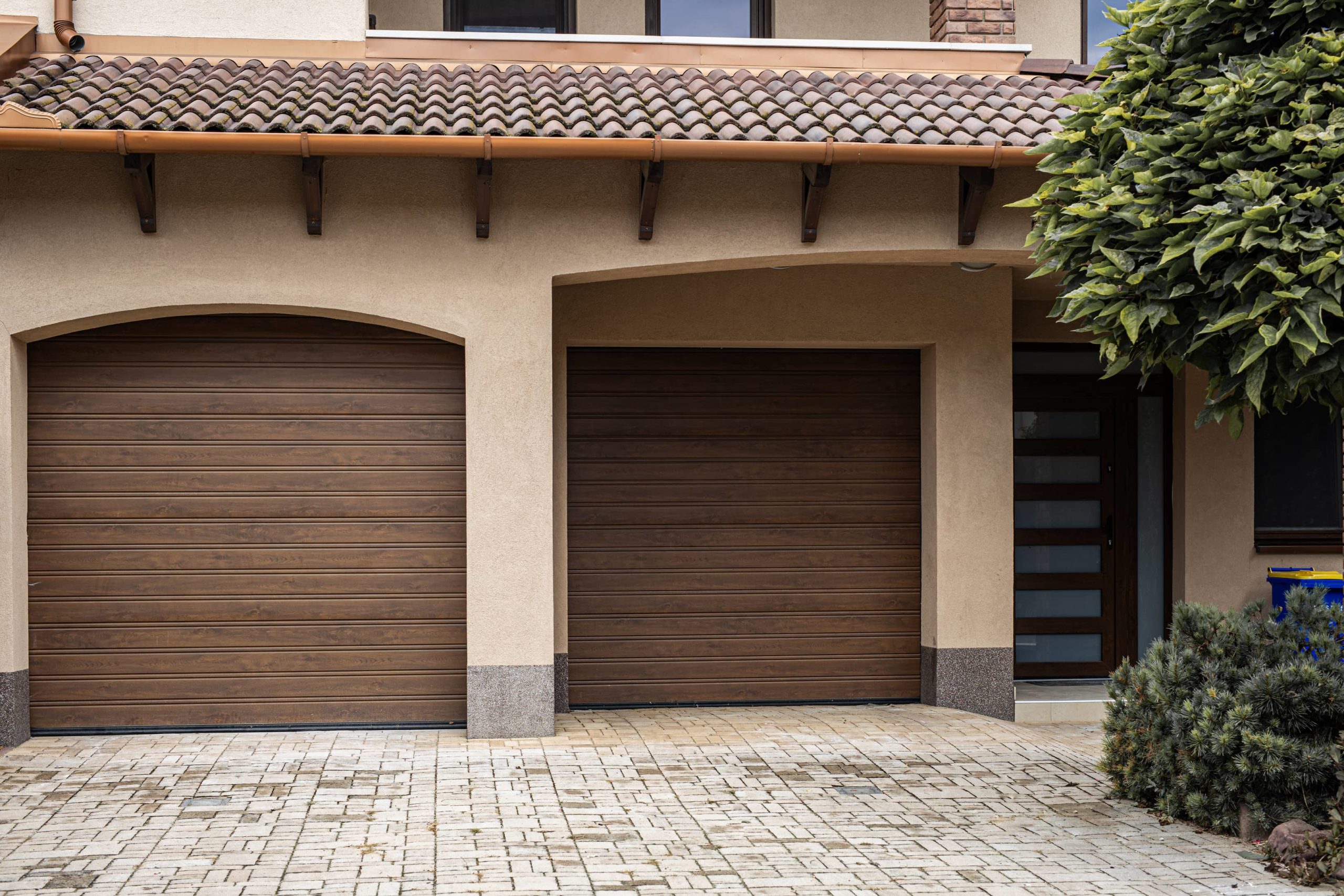 Garage with no windows