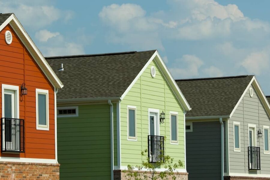 Hip roof vs gable roof