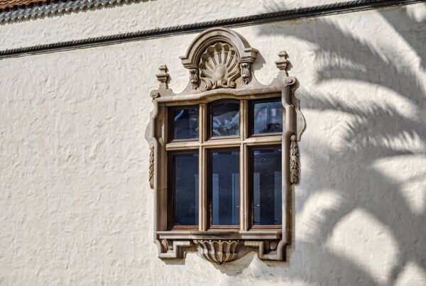 Mullioned windows
